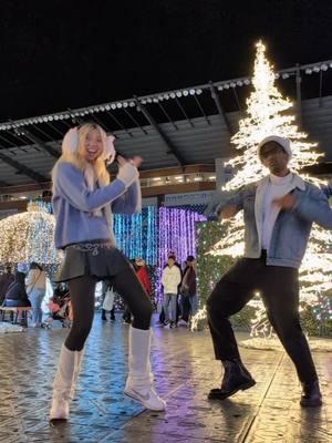 the week between Christmas and New years >>> @siarizar  #beautyandabeat #justinbieber #christmas #newyears #sanjose #christmaslights #christmastree #winter #outfit #matching #cute #besties 