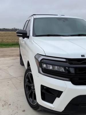 Oh she’s a beauty 🤍🖤 #fy #ford #2024 #raptor #fordexpedition #fordmotorcompany #MomsofTikTok #momlife #expedition #onthisday 