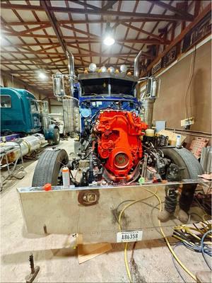 Just another Saturday at the shop. #trucking #grind #motorswap #keeprolling #paccar #x15 #peterbilt #389 #coalbucket #frameless #dumpwagonmafia #606 #fyp #outterlimitscustomdesign 