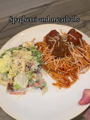 Spaghetti meatballs #fyp #sahm #easydinner #spagettimeatballs #foodtiktok #trending #parati #MomsofTikTok #cocinaconmigo #amimanera #DinnerIdeas #cookingtiktok #espagetii 