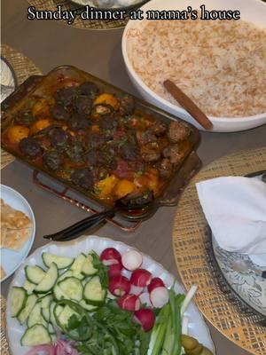 It’s been awhile 😭🫶🏼 #dinner#ArabTikTok#middleeastern#kefta#Recipe#DinnerIdeas#familytime#familydinner#iraq