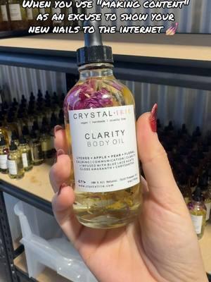 This is really just a ad for my 💅🏼 🤣#crystalirie #bodyoils #crystalinfused #pheromoneoil #goddessroseoil #clarity 