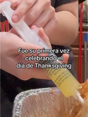 Mi amiga japonesa celebró su primer Thanksgiving Day! También le encantaron los tamales de pollo 🤭🥳 Pueden seguir a mi amiga en @japonesayano  #thanksgiving #holidays #japonesa #japonesayano #latinostiktok #cultureshock #japan 