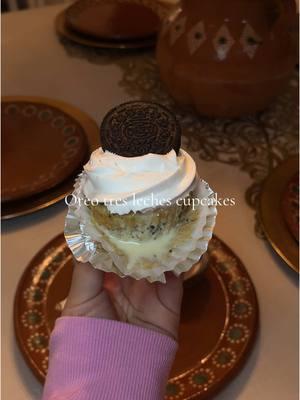 Oreo tres leches cupcakes 🧁  Ingredients  2 Oreo cake mix boxes  4 eggs  1 cup of water  6 tablespoons of oil  Bake @ 350 for 17 mins  Let them cool off  Ingredients for tres leches mixture  1 can evaporate milk  1 can sweet & condensed milk  1 cup milk  Mix together add to your cupcakes and top with an Oreo! #baking #recetas #tresleches #pastel #oreo #cupcake #cupcakes #bakingrecipe #bakingszn #pandulce #cocinando #EasyRecipe #easyfastrecipe #dessert #pastry #bakingtiktok #yum #easy #bakingforbeginners 