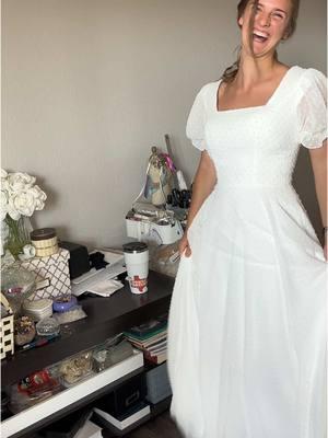 How is this real life? #tailortales #sewtok #sewingprofessional #dressmaking #bridalalterationsspecialist #bridalalterations #weddingdress #2025bride 