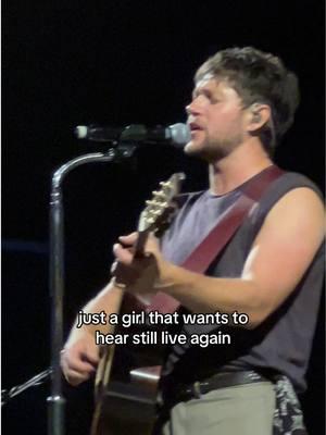 it was worth the 4 year wait and the thought of never hearing it again pains me #niallhoran #niallhoranvideos #niall #nialler #onedirection #hellolovers #heartbreakweather #tslot #theshowliveontour 