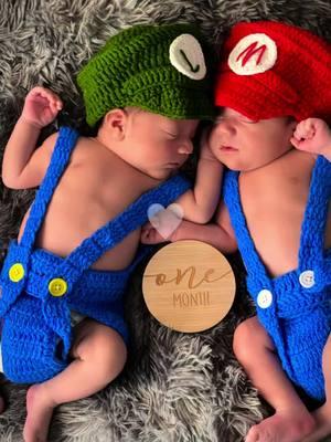 Ha sido un año maravilloso 🥹😍 es hermoso verlos crecer mis bebés 👶🏽 👶🏽 ya se acerca el cumpleaños 🎂🫶🏼 #soon #12months #viral #baby #twins #felizcumpleaños #twinscalebyjared #mamaenamorada 