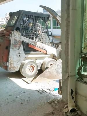 I didn't expect to use this method to go downstairs.#AfterMarketParts #HeavyMachineryParts #HeavyEquipment #HeavyEquipmentParts #ReplacementParts #Caterpillar #FridayParts #Bobcat #accident #JohnDeere #OEM #JCB #OEMQuality #Komatsu #NewHolland #Case #Kubota #CAT #rebuild #excavator #tips