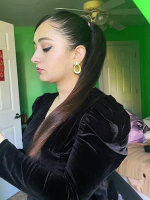 🥰#jhapalimuser #keepsupporting #fypシ゚viral #queenchettri #black #outfit #goviral 