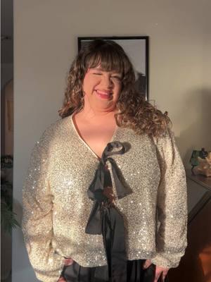 I’m sorry but these are so sparkly I love them. #plussize #nyeoutfit #nye #nyetop #sequintop #sequin #shein #sheinforall #sheincurve @SHEIN @SHEINUS 