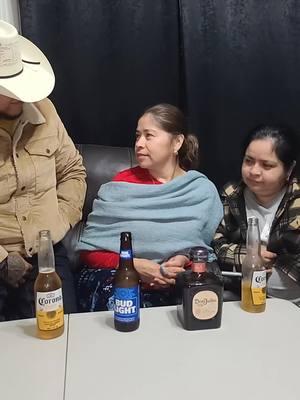 #ojalaquetevayabonito #VicenteFernandez #tiktok #viral #tequila #cerveza #friends 