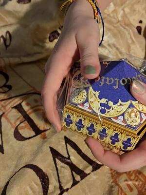 real chocolate frogs from Wizarding World @Gillian Thibodeaux #harrypotter #wizardingworld #universalstudios #chocolatefrog #candy #unboxing 