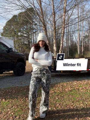 Replying to @cristinawithouttheh brb for some more! 🤣 #winterfashion #winterishere #winterfit #camopants #camoflauge #fleecesweatshirt #tiktokshopcreatorpicks #ttsdelightnow #giftguide 