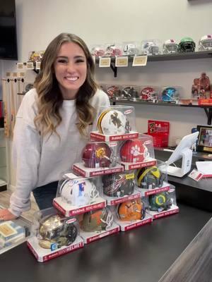 College Bowl season is upon us! Which means we offer them in our store and in our breaks!! Hop on a break today! ✨🌟  #sportsbreaks #sportsmemorabilia #breaks #sportsmemorbilia #sportsmem #sportscollectibles #minihelmet #signedmemorbilia #collegeminis #collegebowl #collegefootballplayoff 