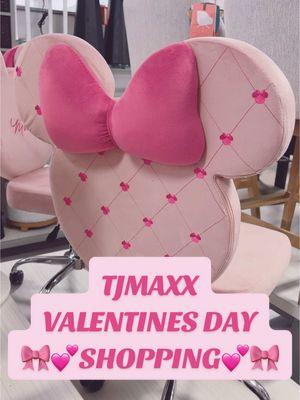 OMG THE MINNIE CHAIR!!!! 🎀💕🤩 #foryoupage #foryoupage❤️❤️ #bows #pinkbow #ValentinesDay #valentinesday2025 #homegoodsvalentines #homegoods #homegoodsfinds #hearts #homegoodshaul #homedecor #bowblanket #foodstool #tjmaxx #tjmaxxfinds #marshallsfinds #marshalls #cute #pretty #disney #minniemouse #waltdisneyworld #mickeymouse 