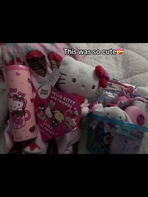 This was such adorable 🙉  #hellokitty #blowup #viral #sharevideo #hellokityy #happyyvalentinesday #blowup #viral #sigma #helpppp #hwanghyunjin #hyunjin_wife78 #famous #happynewyears #2025 #newyears #yesss #stanskzzz #straykids #skzoo #jypestraykids #jypentertainment #imsosigma #helpme #imsosigma #hellokityygift #sanrio #floppingera #flopping #xcyzbca #stayy 