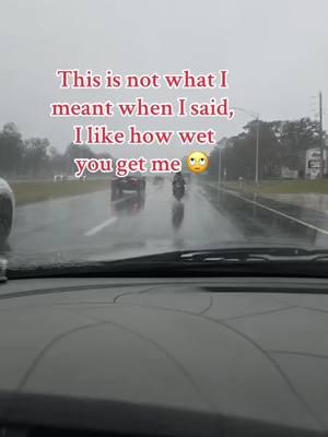 Florida always getting me wet 😫 #ridingintherain #florida #iconicempire #zx6r #bikergirl #bikelife #ridewithgidget #ninja636 #girlswhoride #caughtinthewild 