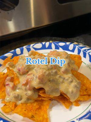 Rotel is one of the simplest things to make and satisfying #roteldip #appetizer #quickrecipes #doritos #fypシ 