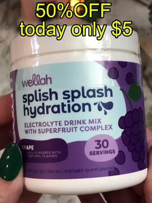 Mixing up a little girl drink! @gramms gramms code: MARY22824 @Wellah Nutrition #TikTokShop #hydration #protein #proteinlemonade #highprotein #gym #gymdrink #proteindrink #hydrationdrink