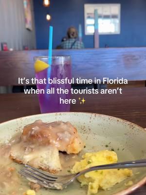 This place is POPPIN in the summer time! Soooo busy! I’m enjoying the nice quiet lol #fyp #florida #tourist #destin #firstwatch 