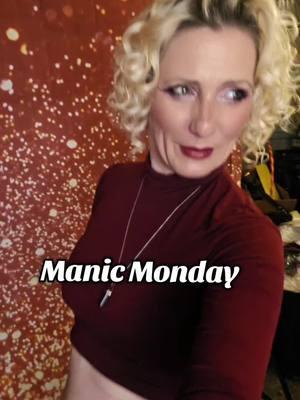 Last #manicmonday of 2024 and goodbye 2024, seriously....😤 #girlfriend #wobble #why #tootsieroll #axolotl #ihatebugs #kingkong #mania #bipolar #etchasketch #erase #wordvomit #🐝 #silly #honeybee #fyp #foryoupage 