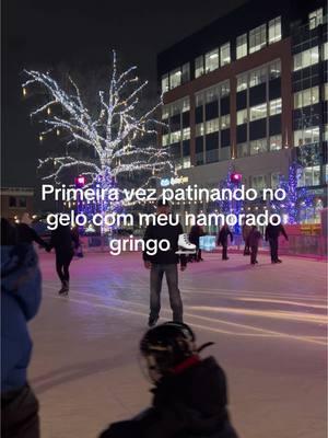 Oh gente, era a primeira vez dele também 🤣🥰 Acho que ele foi muito bem, eu nem consegui sair do lugar. #fyp #patinandonogelo #gelo #patins #iceskatingtiktok #IceSkating #frio #neve 