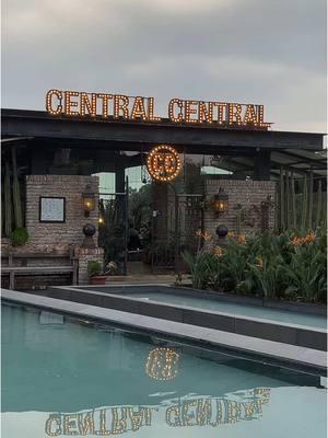 central central in santa fe mexico🖤 #mexicocity #mexicocityrestaurants #traveltok #travelrecommendation #mexicorestaurant #mexicocityrecommendations 