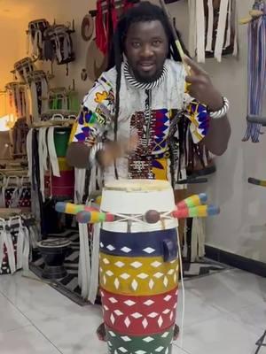 Thiol bi neex na! 🔥 Such a good thiol! #sabar #thiol #percussion #africanpercussion #senegalesepercussion #bayefall #abadiop #yermandefamily #globalmusic 