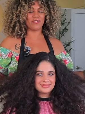 Watch our @BounceCurl stylist Cash do my curls with our Volume EdgeLift brush 💕 @Melanie Cash  #volumeedgeliftbrush #edgeliftbrush #bouncecurlbrush #curlyhair #longcurlyhair #curlyhairstylist 