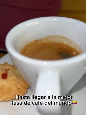 Vídeos con sabor y olor! El primero de una serie mostrando todo el proceso del café, desde que se siembra hasta que se sirve en una taza. Casi todo el mundo toma café pero pocas personas conocen todo lo que pasa para que ese café llegue a la taza. El producto más colombiano de todos al descubierto. Gracias a @tiendadecafelascruces por la ayuda y la mejor taza de café que me he tomado!  #cafe #coffee #agricultura #agro #agropecuaria #colombia #encanto #carlosvives #jorgeceledon #rancho #finca 