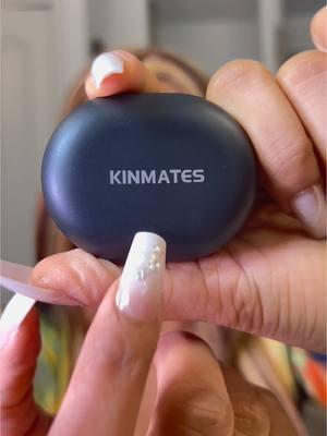 I’m obsessed with 🥰😍 #Kinmates #Kinmate #tiktokremote #tiktokring #tiktokremotering #tiktokscrollingring #tiktokscrollingremote #pageturner #handsfree #lazy #CapCut 