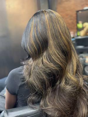 #nychairstylist #highlights #nychaircolorist #fullheadweave #leaveout 