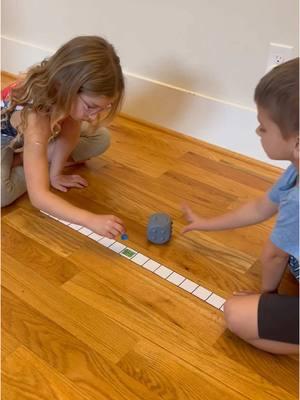 Tug of War ✨ Grab a dice and this free printable to practice counting, 1:1 correspondence and game skills like taking turns and winning/losing gracefully.  🌟 FREE printable! Link in bio (free resources)!  #sprinkleinlearning #counting #mathisfun #mathgame #mathgames #gameforkids #kidsgame #kidsgames #timetoplay #rainydayactivities #activitiesforkids #activitiesfortoddlers #activitiesforchildren #count #preschoolmaths #kindergartenmath #numbers #dice #preschoolactivities #simpleactivities #freedownload #printable #freeworksheets #freedownloads #kidsactivities #kidactivities #kidsactivity #indoorplay 