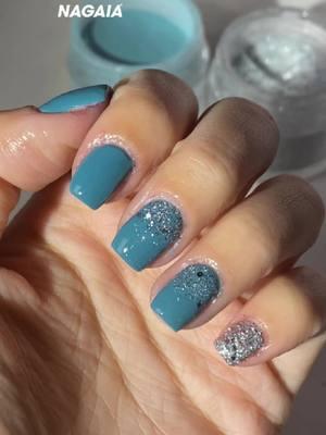 Hacks and skills must matter the most for pro nail tech or seasoned self taught ✨💅 how to solve unexpected issue is vital for beginners 🙋‍♀️💕 #thenagaia #bluenails #glitternails #dippowder #nagaiadippingpowder #dippowdernails #nailsartvideos #dipnailsathome #dipnailstutorial #diynails #dipnailsystem #nailshack #holidaynails #fyp 