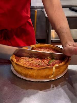 Chicago classic❤️ #deepdishpizza #deepdish #pizzalove #pizza #foodies #foodietiktok #foodlovers #goodeats #giordanospizza #orlando #orlandoflorida 