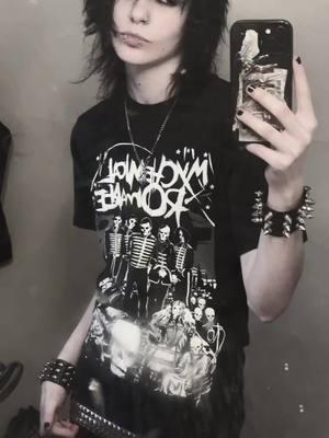 EDIT: shut up im singing i have airpod lag 😒,excuse my dirty ass mirror #blowup? #08 #fyp #creepypasta #xyzbca #xyzbca #fypシ #foryoupageofficiall #emo #emoboy #scene #fypageシ #lqbtq #trending #content #imsohot #blowup? 