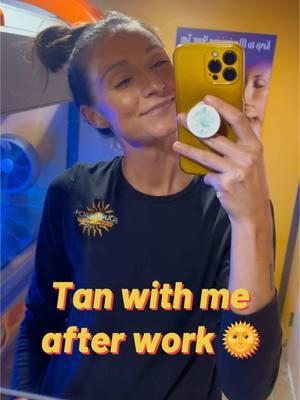 Tan with me 🌞  #tanwithme #tan #tanning #tanningsalon #tanningbed #highpressure #tanningbed #sunbed #devotedcreations #vault #blackobsession #CapCut 