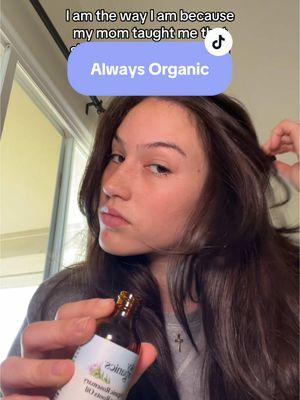 I get it from my mama 🤍 Start a family tradition of your own and make the swap to organic!  #skyorganics #organicbeautyproducts #certifiedorganic #simplepurepotent #organicingredients #organicfortheplanet #organicswaps #organicbeauty #organicskincare 