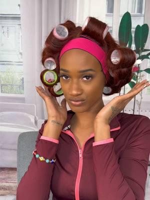 Love me a curled red wig❤️‍🔥✨ #unicehairofficial #bestaffordablewigs #unicehair #humanhairwigs #wiginfluencer #unice #gluelesswig #wiginstall #hairstyle #hairstyleideas #bodywave #wiginstalltutorial 