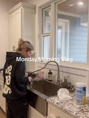 Anyone else feeling motivated today!? #mondayvlog #morningroutines #motivationmondays #morningvlogs #youngmom #sahmomlife #newyearsresolutions #vloggingmyday #morninginmylife #morningmotivation 