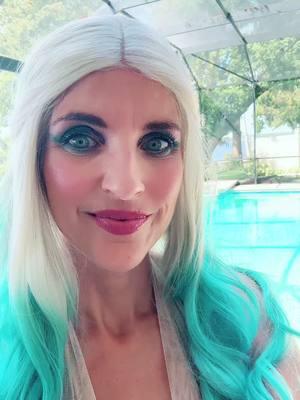 Soooo I filmed this in like OCTOBER but it’s been sitting in my drafts bc Christmas content so- here ya go! 🤣 #wig #lacefrontwig #underwater #swimmingwig #posewig #mermaid #queenarielleoftherealm #mermaidtail #merlife  #merfolk  #merpeople #mermaiding #floridamermaid 