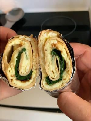 Spinach egg wrap #eggwrap #spinacheggwrap #eggwraps #eggs #Foodie #food #omelette #healthy #foodtiktok #lowcarb #lowcalorie #breakfast #breakfastideas #breakfastonthego 