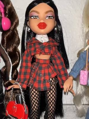 Fixed her fugly outfit👹 #bratz #bratzdoll #bratzcollector 