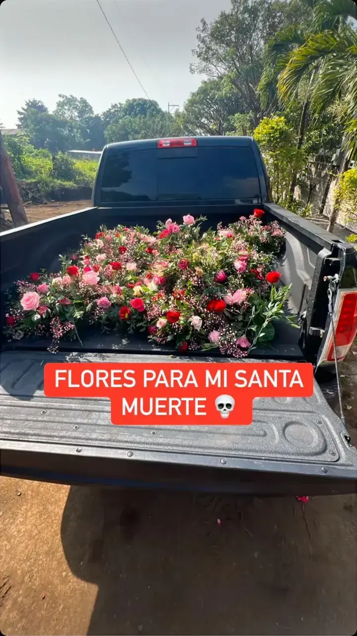 FLORES PARA MI SANTA MUERTE  #BRUJOMAYORDECATEMACO #UNICORNIONEGRO #FORYOU 