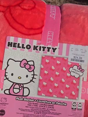 she is definitely a coral color. but so fuckin pretty in the sun. ♡ #yassss #queens #hellokitty #hellokittyhomegoods #bowblanket #hellokittybow #sopretty @HomeGoods 