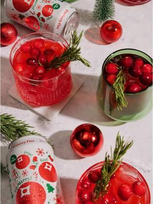 Take a sip of festive fizz. 🎉🫧 Try Cranberry Fizz @Drink Poppi for a limited time at Hy-Vee. #HolidayDrinks #Poppi #HyVeeFinds #HyVee