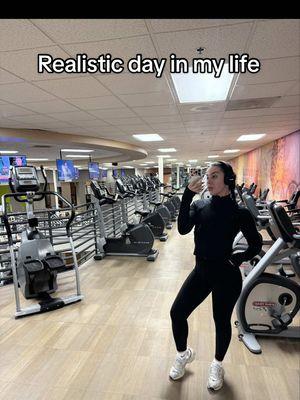 From someone who works 2 jobs and does content on the side this is the realistic version. #dayinmylife #Vlog #Lifestyle #realisticdayinthelife #dayinthelife #vlogtiktok 