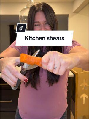 Slice, dice, and snip with ease! Transform your kitchen game with these kitchen shears. 🍴✨ #KitchenEssentials #CookingMadeEasy #kitchen #KitchenHacks #kitchenshears #kitchenscissors #kitchengadgets 