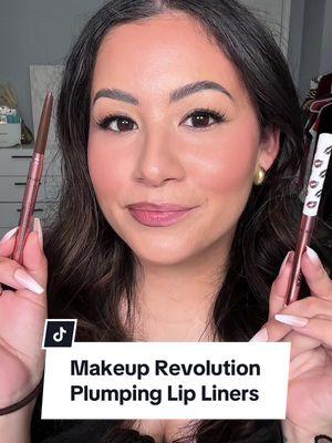 Trying out the @Makeup Revolution Pout Bomb Plumping Lip Liner in Glaze Clear & Espresso Cool Brown. Have you tried these out? What are your thoughts? #makeuprevolution #revolutionmakeup #plumpinglipliner #lipplump #lipliner #lipswatch 