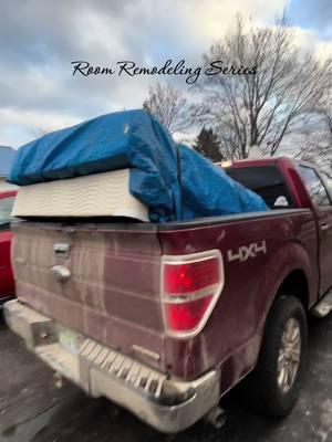 Set up my bed with me 🛏️🙏🏻 #newbed #mattress #roommakeover #coquetteaesthetic #thrift #grandmacore #independent #woman #womanhood #independentwoman #newroom #RoomTour #satisfyingvideo 